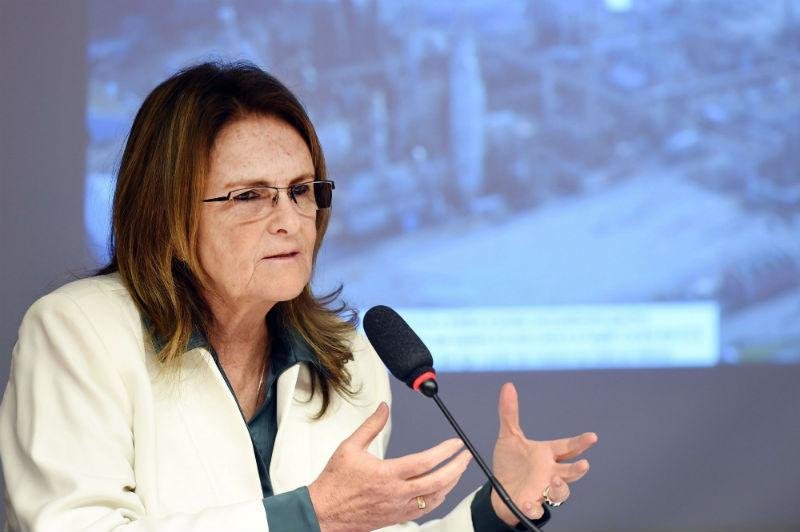 Petrobras anuncia ren&uacute;ncia de Gra&ccedil;a Foster e 5 diretores