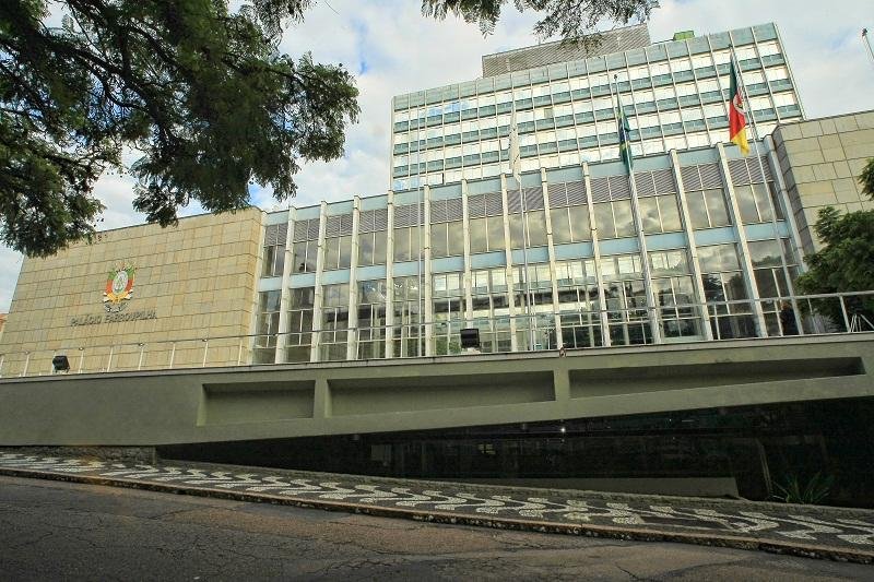 OAB vai pedir que STF barre aposentadoria especial a deputados ga&uacute;chos