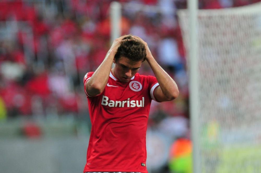 Cl&aacute;udio Winck teve bom desempenho no empate contra S&atilde;o Jos&eacute;