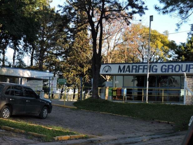 Marfrig se comprometeu a manter 300 trabalhadores na planta de Alegrete, pelo menos, por um ano