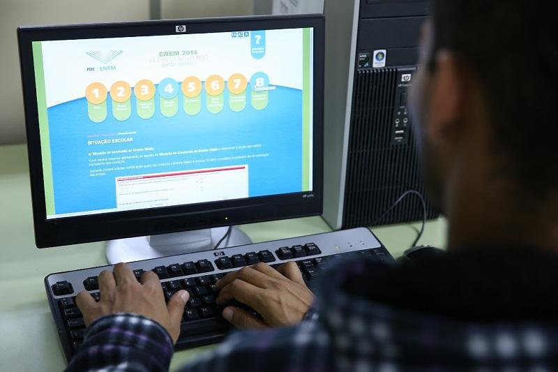 Ministro quer Enem online ainda este ano