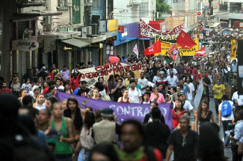 Houve manifesta&ccedil;&atilde;o do Bloco de Lutas na tarde desta quinta-feira contra o aumento 