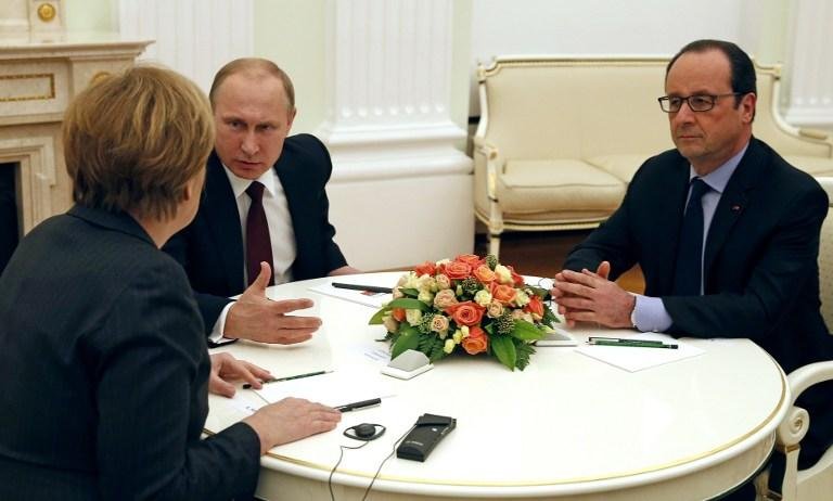 Putin se reuniu com Merkel e Hollande em meio a temor de escalada do conflito no caucaso