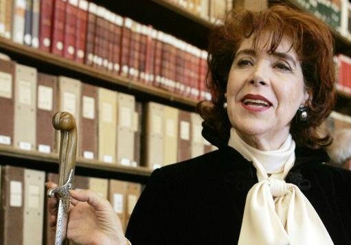 Assia Djebar &eacute; conhecida por seu compromisso em favor dos direitos das mulheres