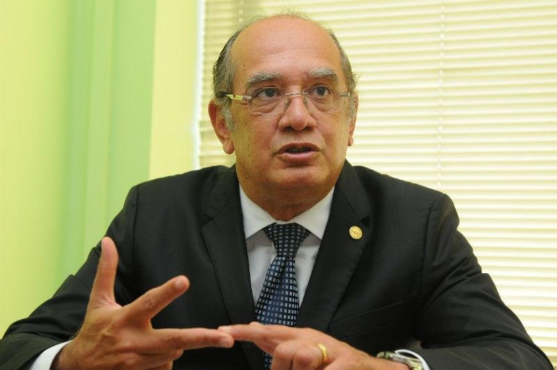 Escutas flagram di&aacute;logo entre ministros e suspeito 