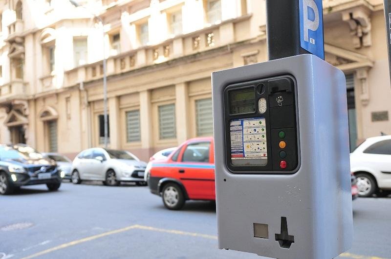 Nova empresa para recolher moedas em parqu&iacute;metros s&oacute; deve ser conhecida ap&oacute;s o Carnaval