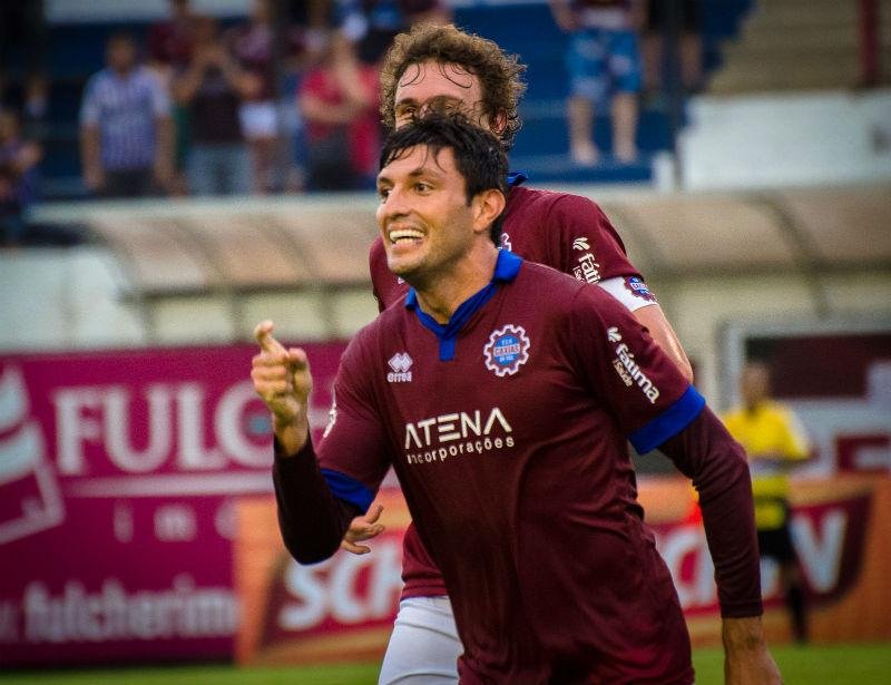 Rodrigo Arroz marcou o gol do Caxias aos 18 minutos do primeiro tempo