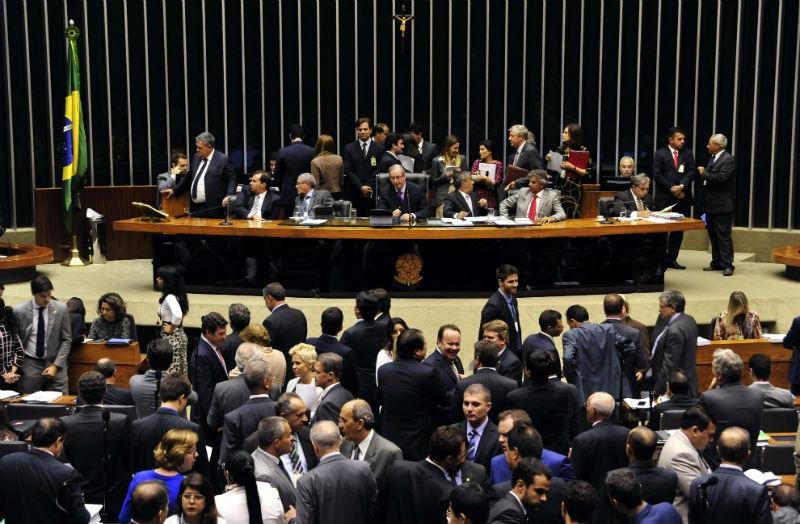 C&acirc;mara aprova PEC do Or&ccedil;amento Impositivo