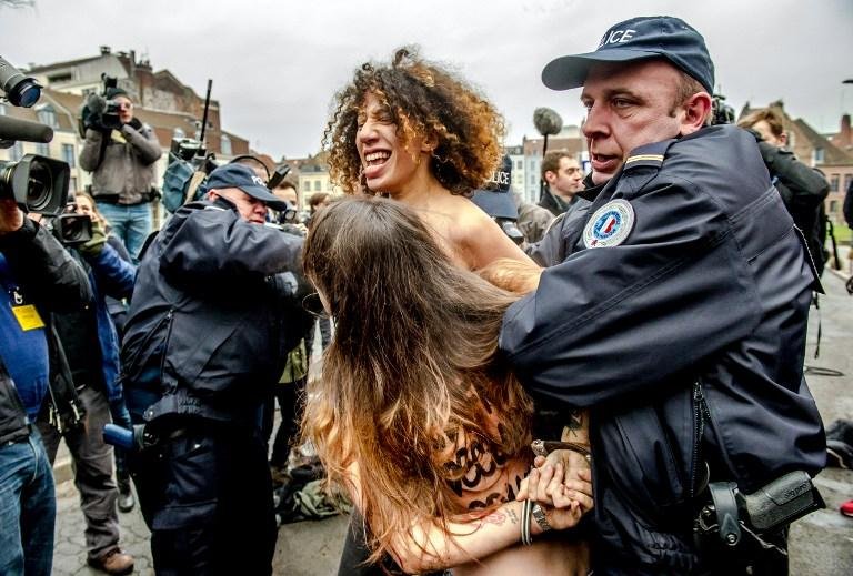 Jovens foram detidas e liberadas na ter&ccedil;a-feira &agrave; tarde