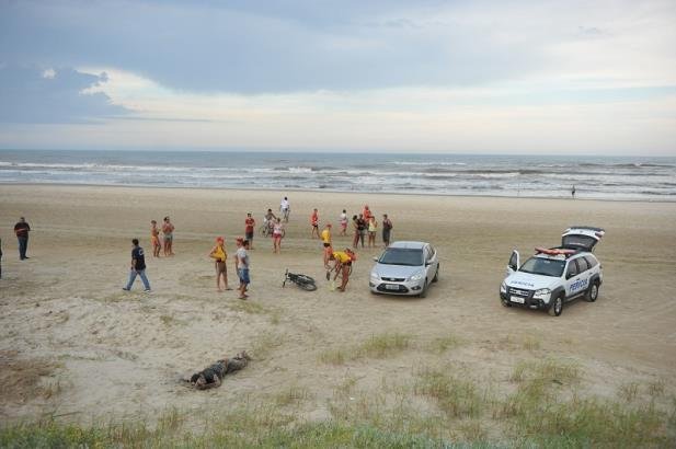 V&iacute;tima foi encontrada na &uacute;ltima ter&ccedil;a feira, enterrada nas areias da praia de Xangri-l&aacute;