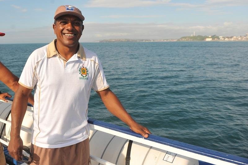 Salva-vidas competem em alto mar, no Litoral Norte