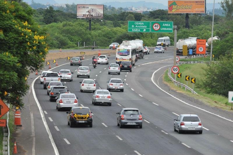 Expectativa &eacute; de que 140 mil carros utilizem a rodovia at&eacute; s&aacute;bado