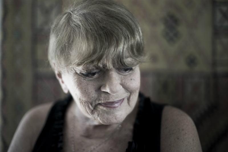 Livro traz trajet&oacute;ria profissional da atriz que morreu em 2013