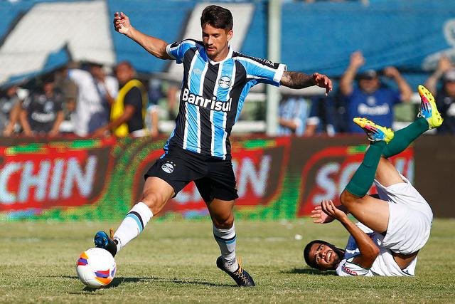 Everaldo deve comandar ataque do Gr&ecirc;mio contra Veran&oacute;polis