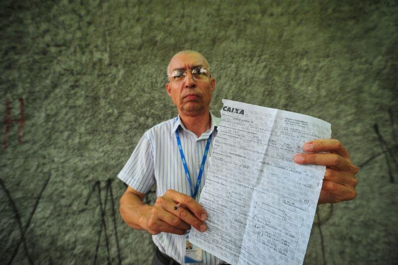 Tombo de a&ccedil;&otilde;es abala cren&ccedil;a do investidor
