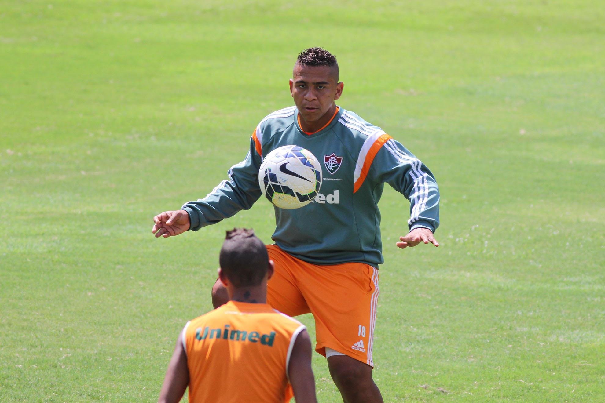 Walter surge como op&ccedil;&atilde;o para o Gr&ecirc;mio