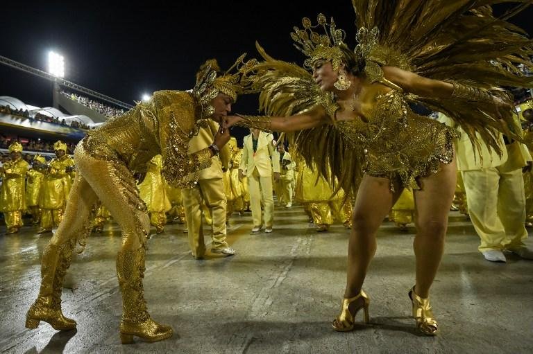 David Brazil e Suzana Vieira foram o Rei e a Rainha da bateria da Grande Rio