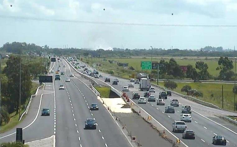 Fluxo &eacute; intenso pr&oacute;ximo do km 86, acesso da freeway para a Assis Brasil