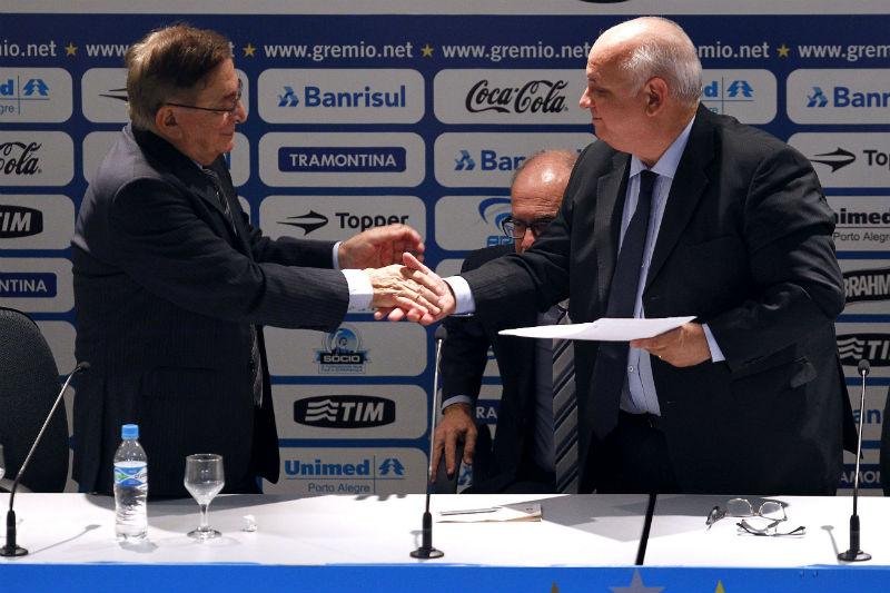 Desempenho do Gr&ecirc;mio for&ccedil;a reuni&atilde;o do departamento de futebol 