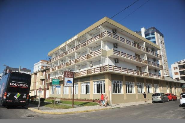 Menino de tr&ecirc;s anos caiu de sacada do terceiro andar