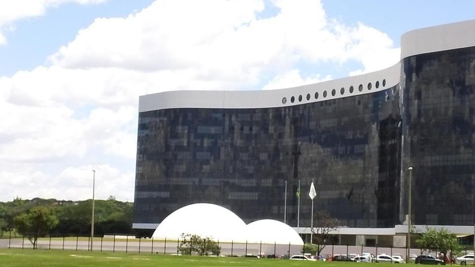 TSE nega pedido do PSDB para cassar mandato de Dilma