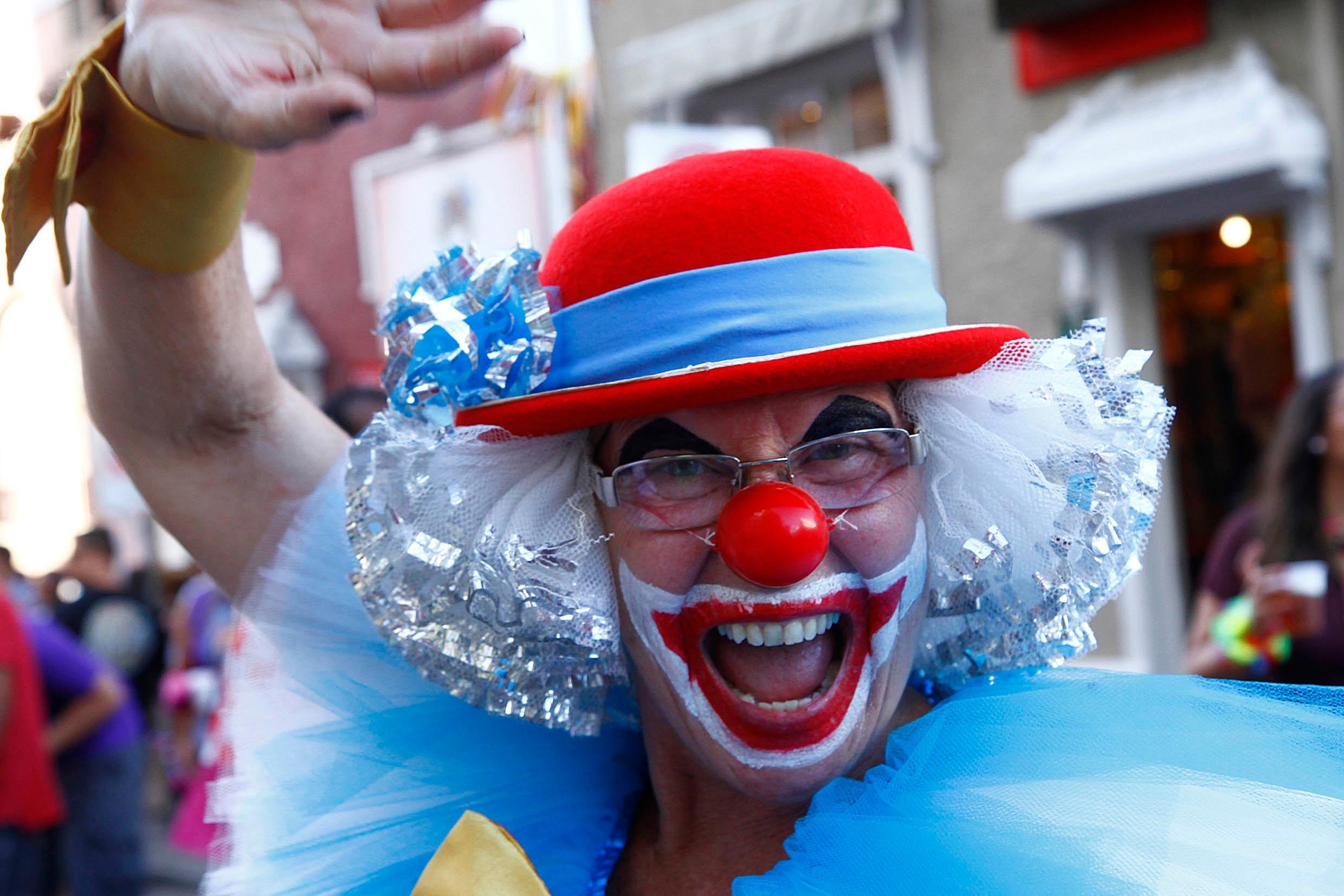 Em oito dias de desfiles e apresenta&ccedil;&otilde;es, o Carnaval de Rua de Porto Alegre atraiu mais mais de 200 mil pessoas