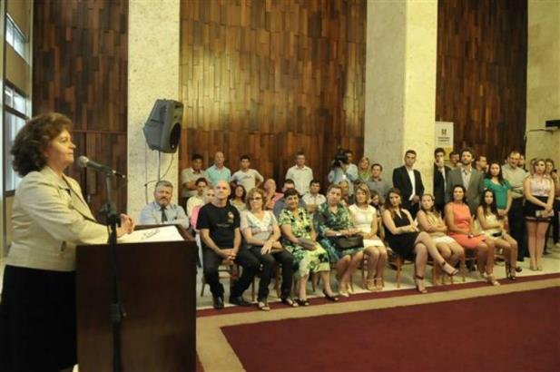 Presid&ecirc;ncia da Assembleia quer limitar n&uacute;mero de medalhas 