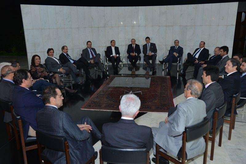 Temer e c&uacute;pula do PMDB se re&uacute;nem com o ministro Joaquim Levy