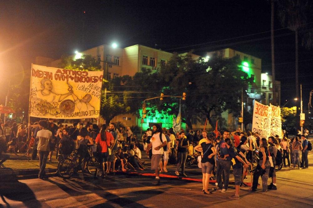 Aumento na tarifa de &ocirc;nibus motivou manifesta&ccedil;&atilde;o 