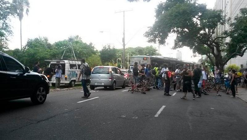 Massa Cr&iacute;tica protesta contra demora do julgamento de Ricardo Neis