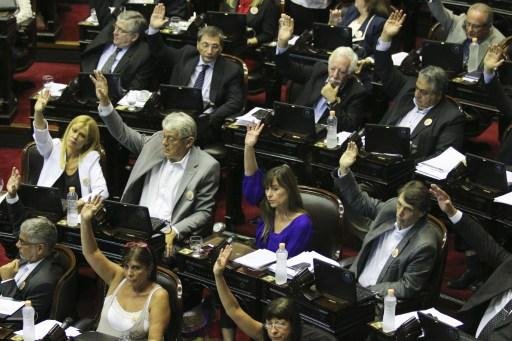 Foram 131 votos a favor e 71 contr&aacute;rios