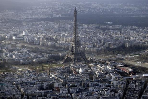 Libertados tr&ecirc;s jornalistas da Al Jazeera, detidos por uso de drone em Paris 