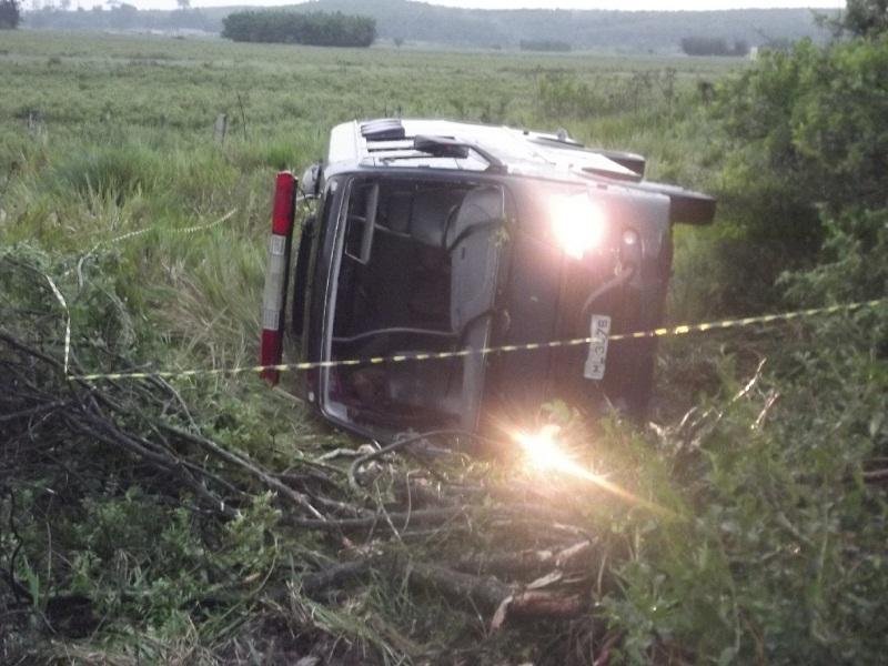 Dois policiais militares ficaram feridos em acidente na ERS 401