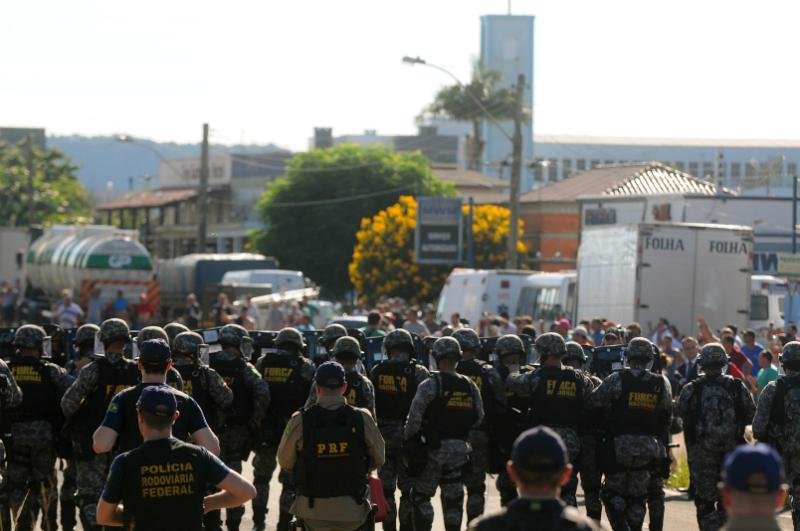 For&ccedil;a Nacional chega a Tr&ecirc;s Cachoeiras para desbloquear rodovia
