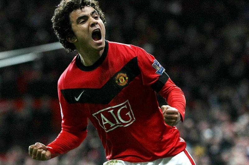 Rafael n&atilde;o vem sendo aproveitado pelo t&eacute;cnico Louis Van Gaal 