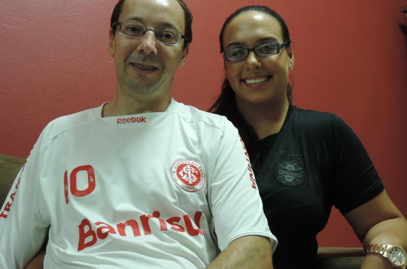 Jossiano Leal e a advogada Roberta Schaun ter&atilde;o a possibilidade de assistir ao primeiro Gre-Nal juntos