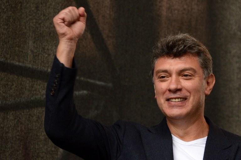 Nemtsov foi morto enquanto passeava com uma jovem pela Grande Ponte de Pedra