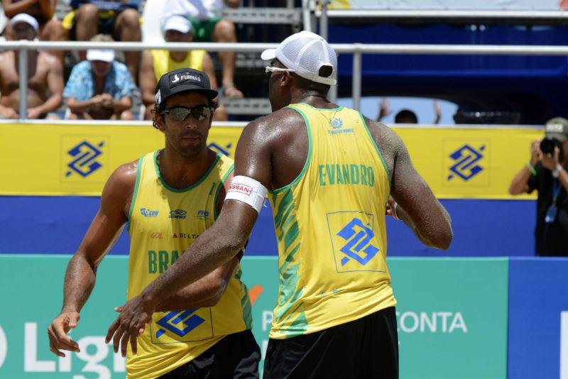 Pedro Solberg e Evandro venceram os americanos por 2 a 0