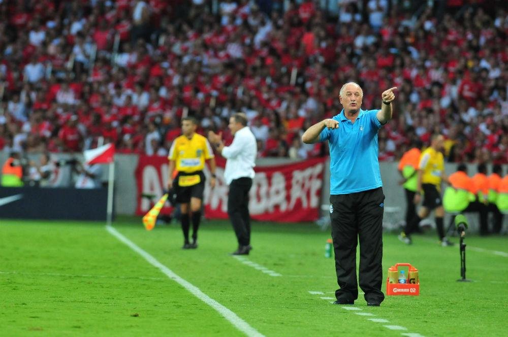 Treinador projeta avan&ccedil;o passo a passo do Tricolor