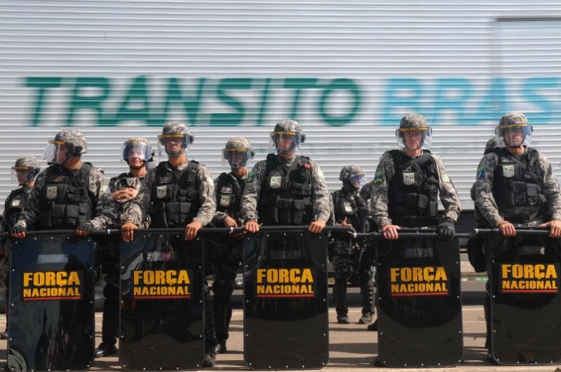 For&ccedil;a Nacional participa de opera&ccedil;&atilde;o para desobstru&ccedil;&atilde;o das estradas 