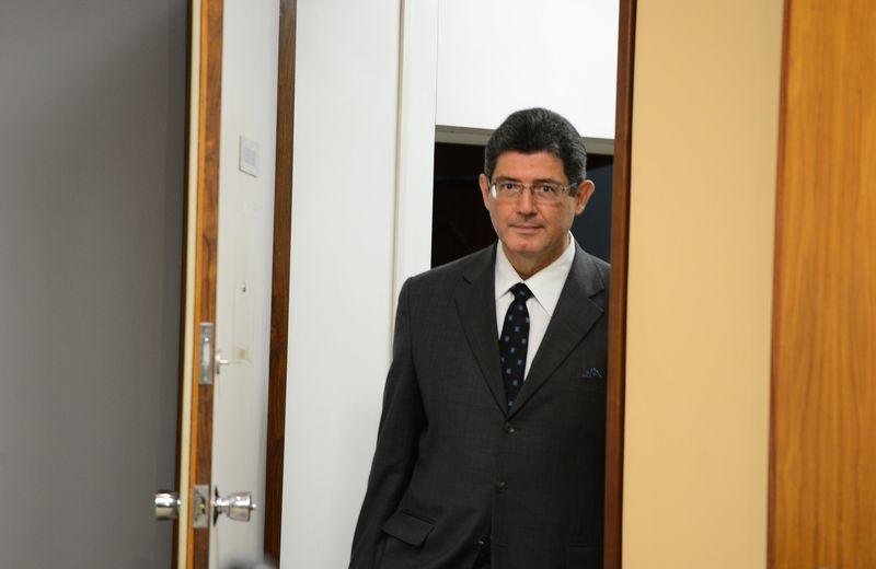 Joaquim Levy enfrenta forte desgaste pol&iacute;tico pela demora na regulamenta&ccedil;&atilde;o da lei 