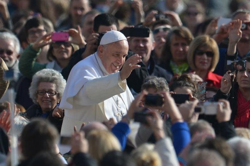 Declara&ccedil;&atilde;o foi feita nessa quarta-feira a milhares de fi&eacute;is na Pra&ccedil;a de S&atilde;o Pedro, em Roma