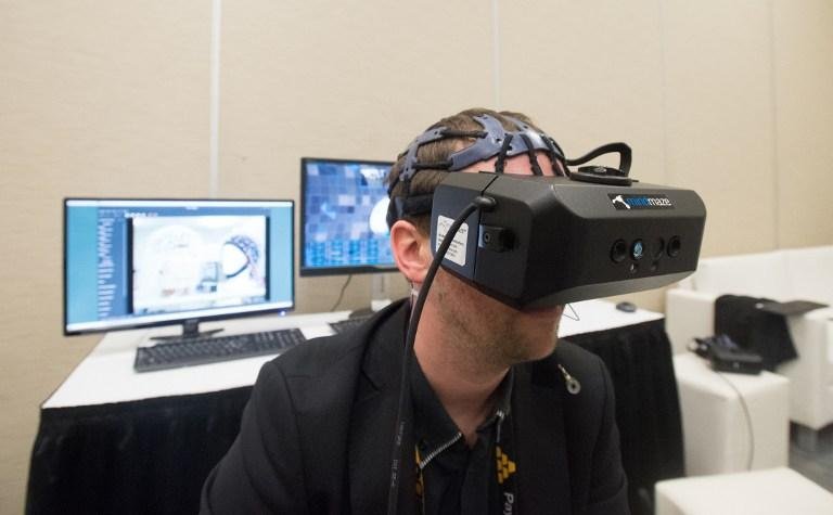 Capacete deve ser conectado ao popular console de videogames PlayStation 4