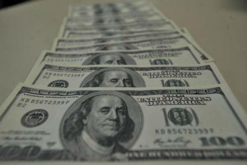 Moeda americana fechou o dia em R$ 2,98