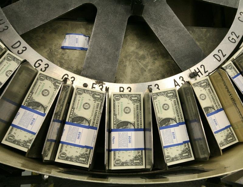 D&oacute;lar volta a se aproximar dos R$ 3 nesta quinta-feira