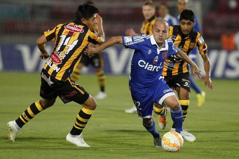 Primeira vit&oacute;ria da La U na Libertadores mant&eacute;m equipe viva