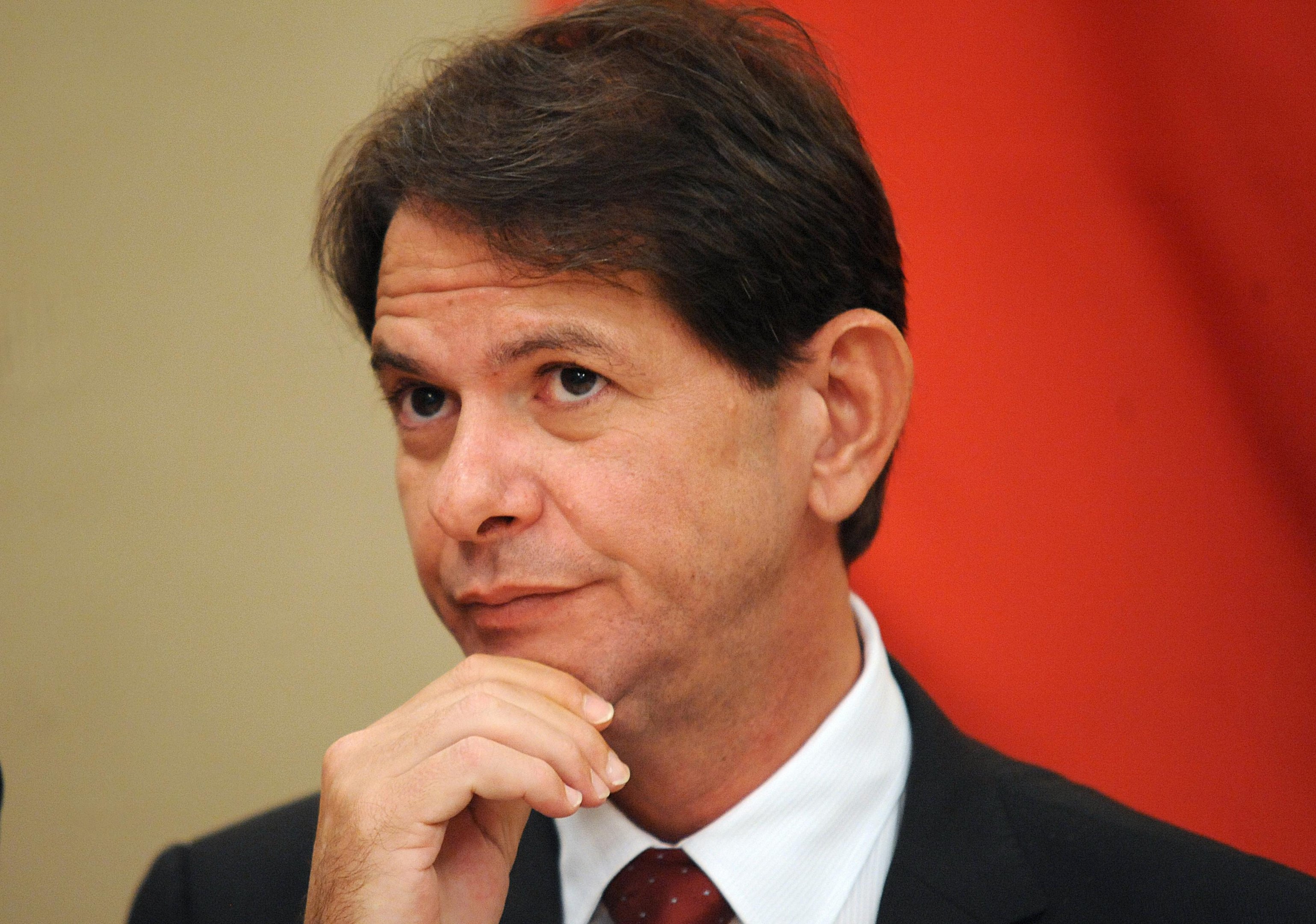 Cid Gomes deve comparecer ao plen&aacute;rio na pr&oacute;xima quarta