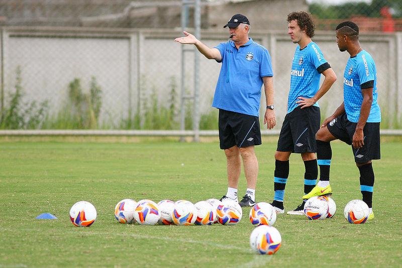 Felip&atilde;o quer mais dois refor&ccedil;os para o Gr&ecirc;mio