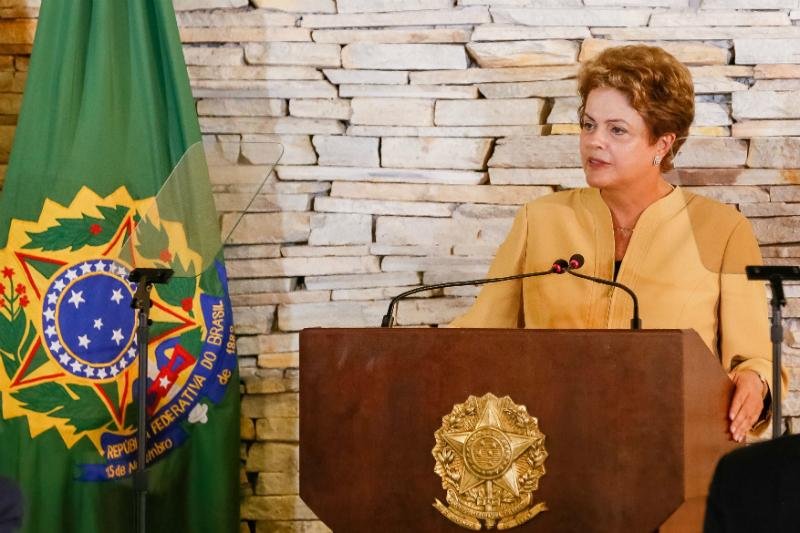 Dilma far&aacute; pronunciamento em rede nacional de r&aacute;dio e TV neste domingo