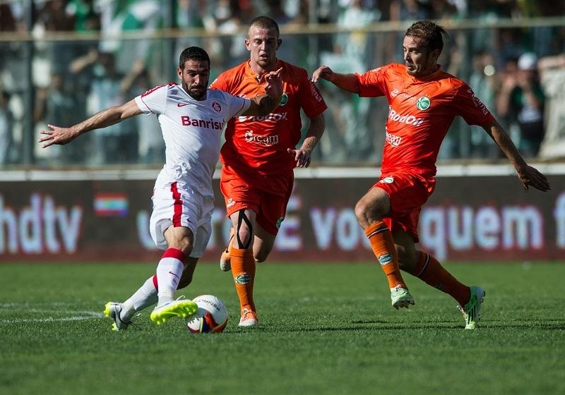 Estreia de Lisandro L&oacute;pez acabou marcada por derrota para o Juventude